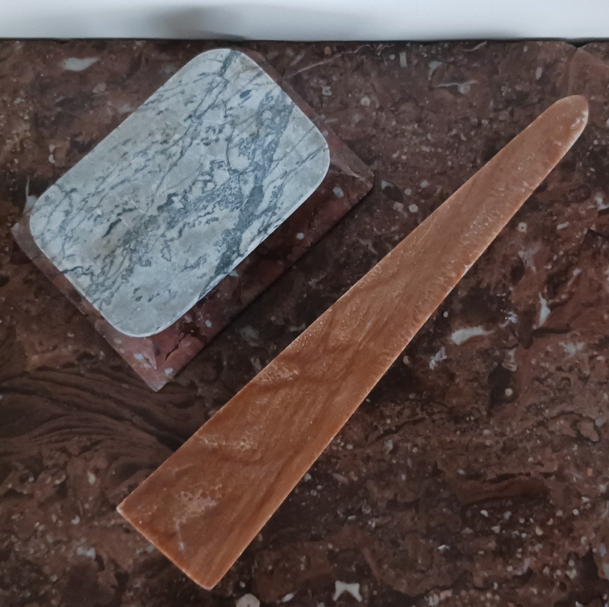 Modern Italian Work - Large Neoclassical Obelisk - Orange-brown Onyx And Two-tone Marble Base-photo-1
