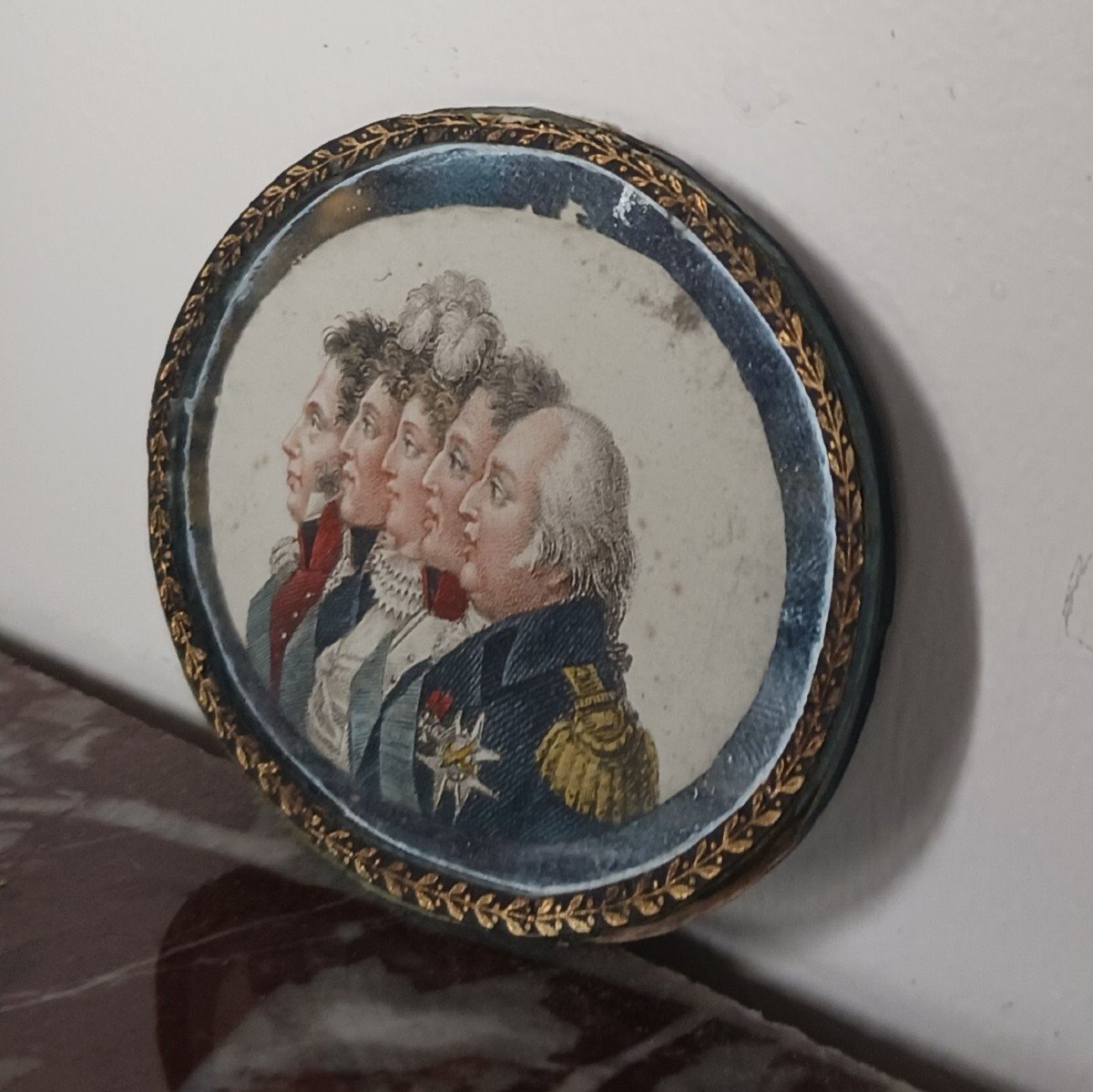 Bosselman - gravure miniature colorisée - souvenir Royaliste - Louis XVIII et sa famille-photo-3