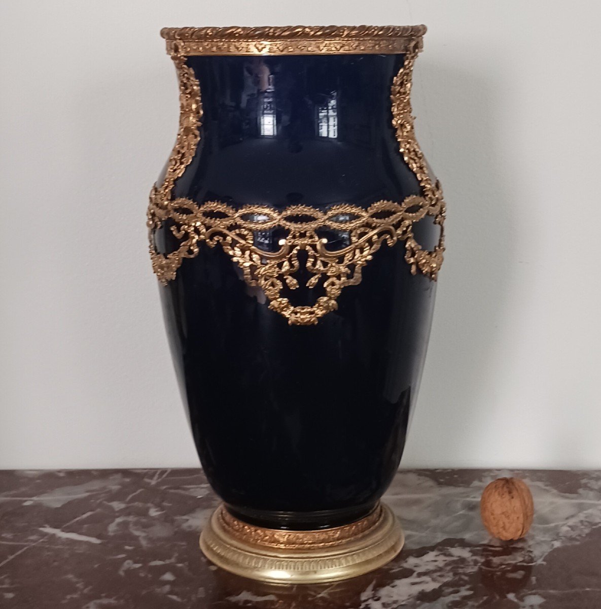 Choisy Le Roi - Large Mounted Earthenware Vase - Royal Blue Background And Gilded Brass - Art Deco, Circa 1930