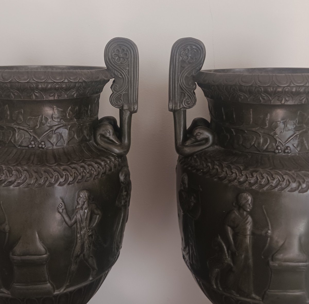 Souvenir Du Grand Tour - Important Pair Of Neoclassical Vases - Metal With Excavation Patina -photo-2