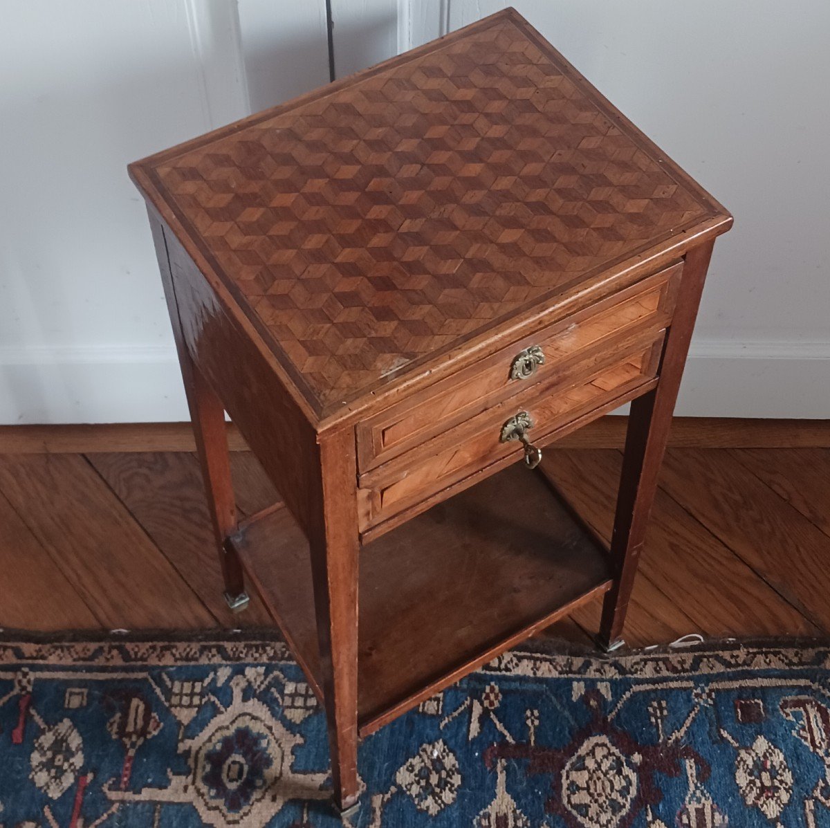 France, fin du XVIIIe siècle - petite table chevet, chiffonnier L. XVI - marqueterie de cubes-photo-2