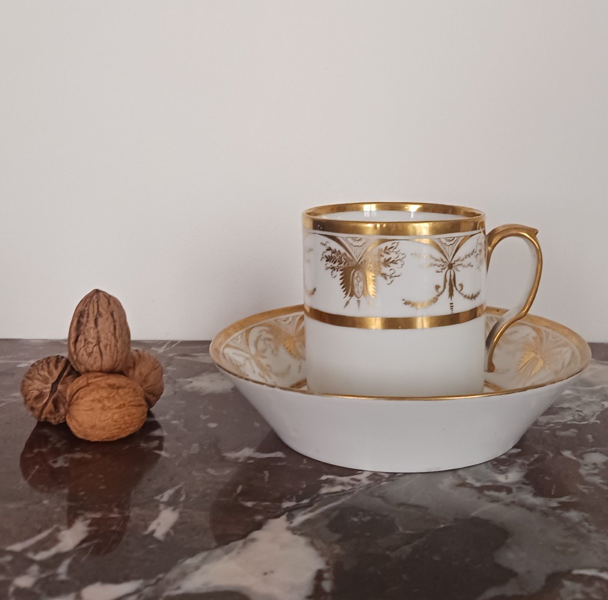 Halley - tasse à chocolat et sa soucoupe - porcelaine - décor à la Salembier - vers 1800