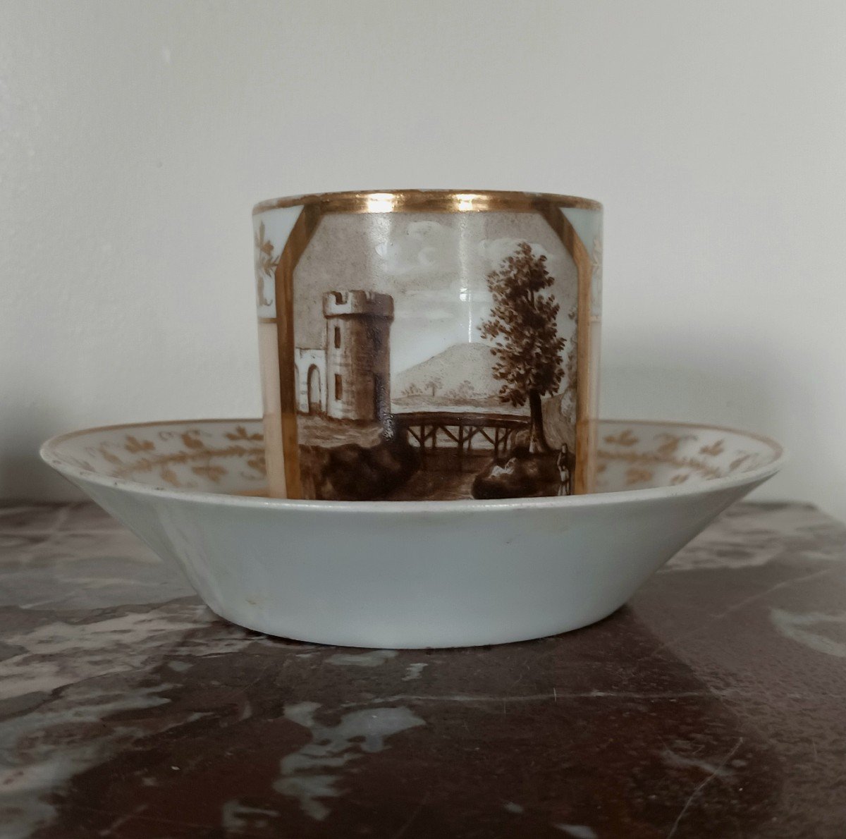 Manufacture de Locré - tasse litron et soucoupe - décor de grisaille et fond nankin - vers 1800-photo-4