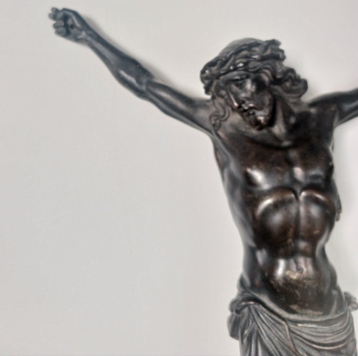 Travail du XIXe siècle - grand Christ en croix - bronze patiné - Religiosa-photo-3