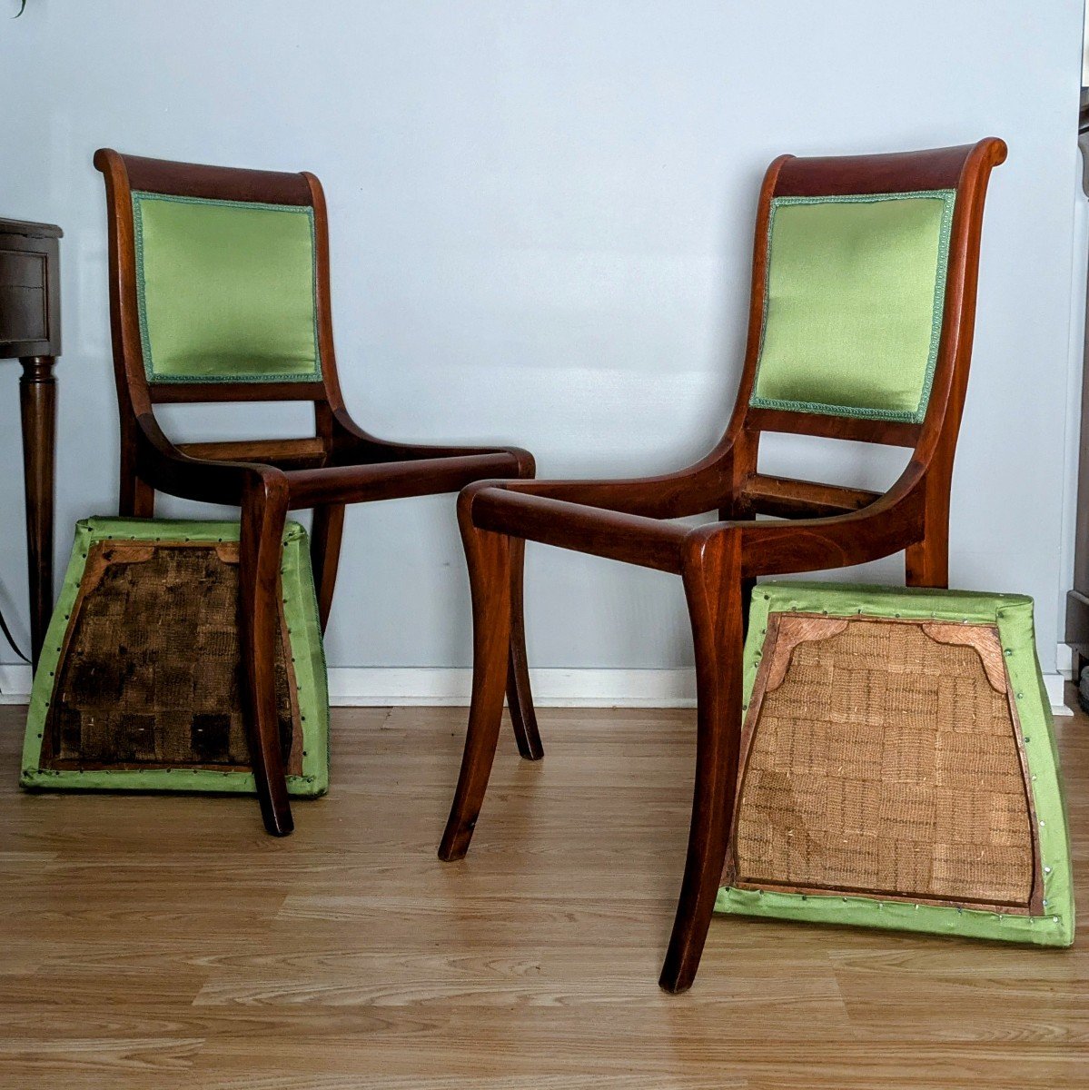 Jacob Desmalter - paire de chaises à l'anglaise - acajou et soie Lelièvre -photo-2