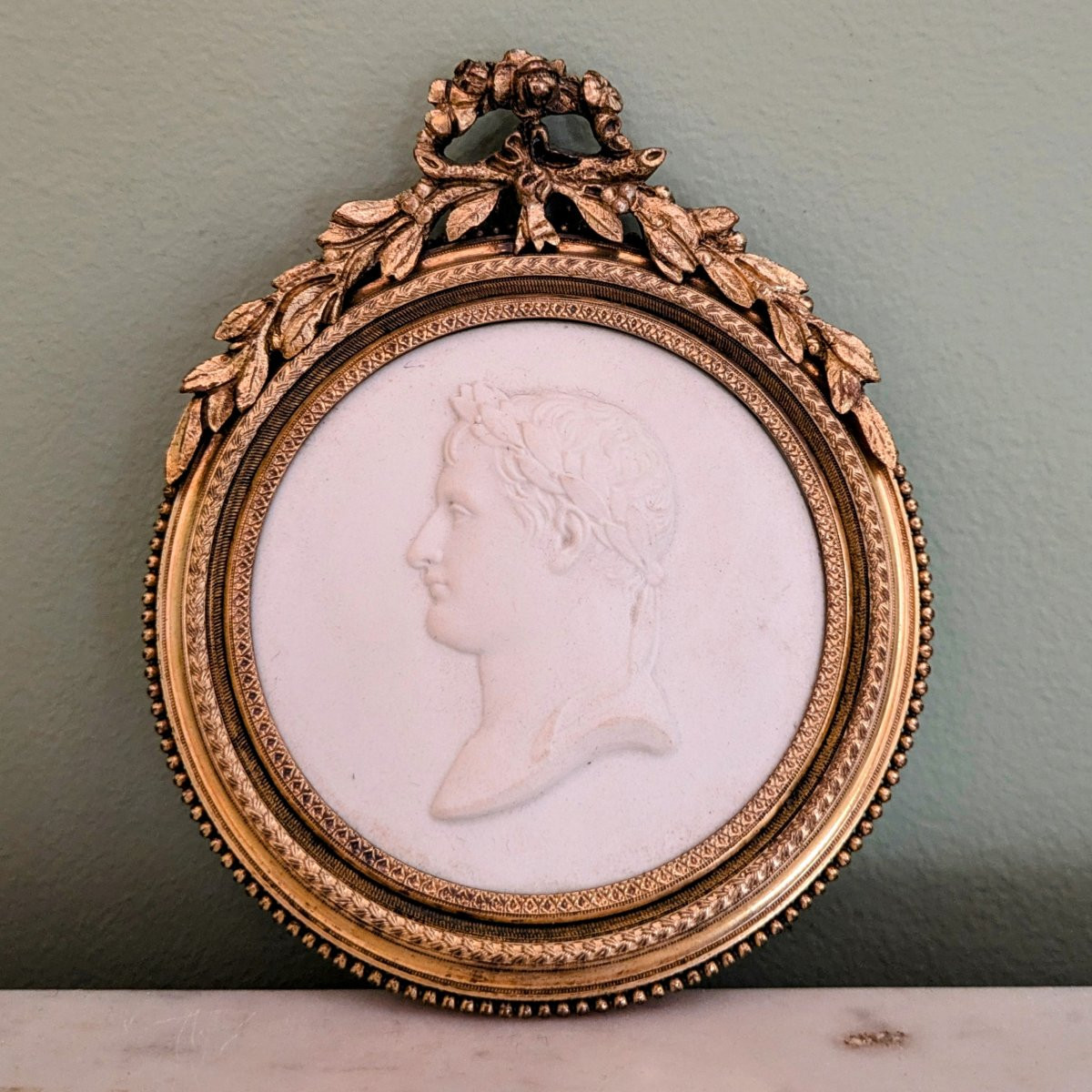 Manufacture Impériale de Sèvres - médaillon en biscuit de Napoléon Ier encadré-photo-2