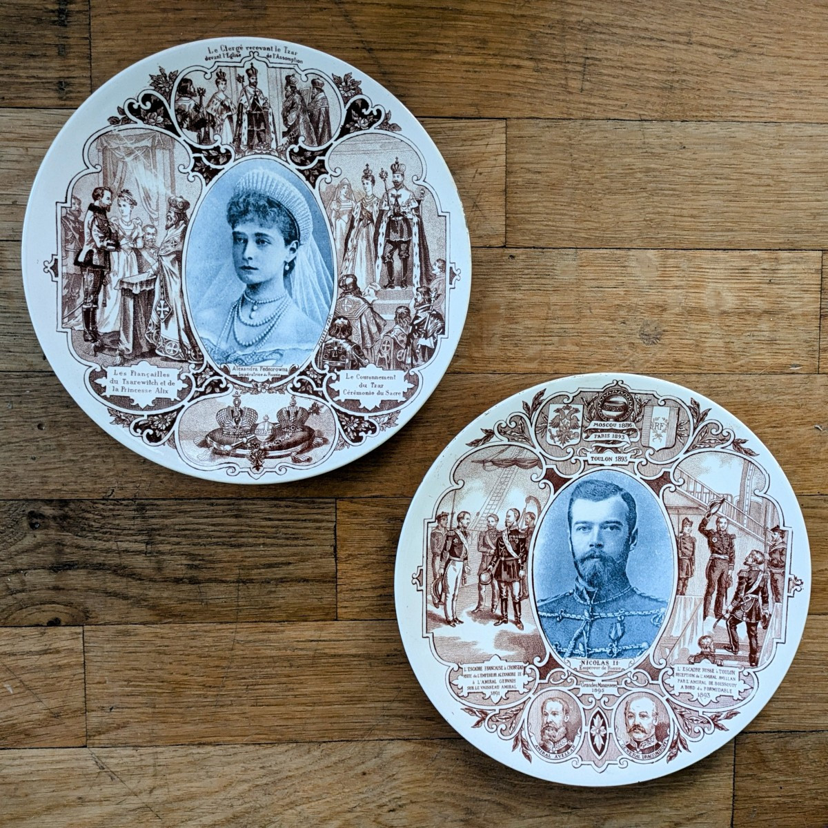 Sarreguemines, paire d'assiettes en faïence - profils du tsar et de la tsarine - Russie