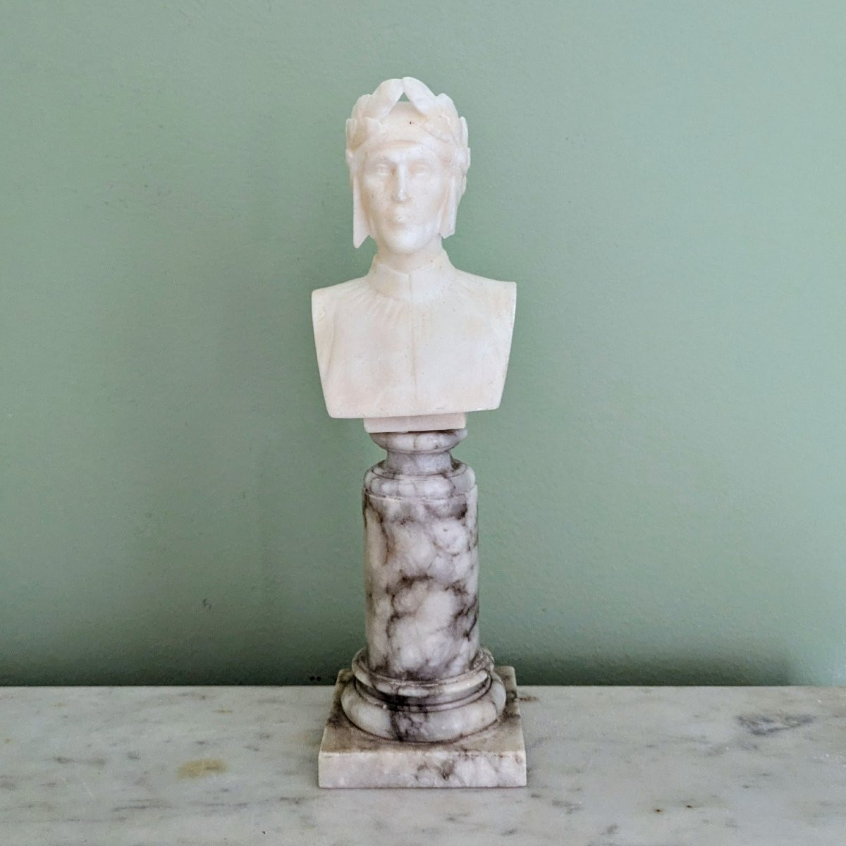 Souvenir de Grand Tour - buste de Dante en albâtre sur socle de marbre-photo-2