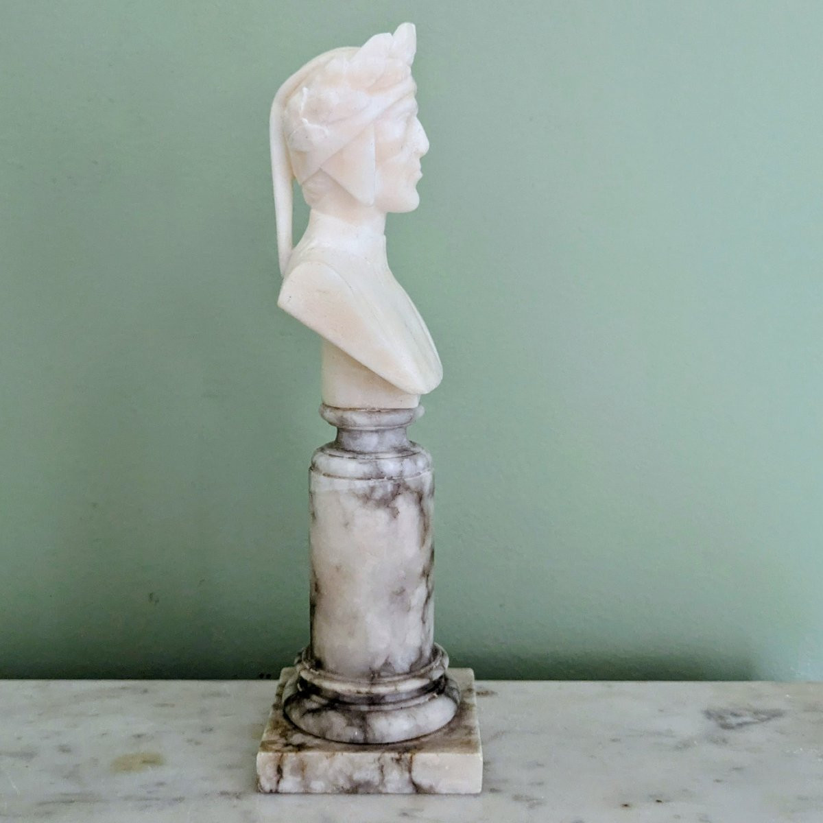 Souvenir de Grand Tour - buste de Dante en albâtre sur socle de marbre-photo-3