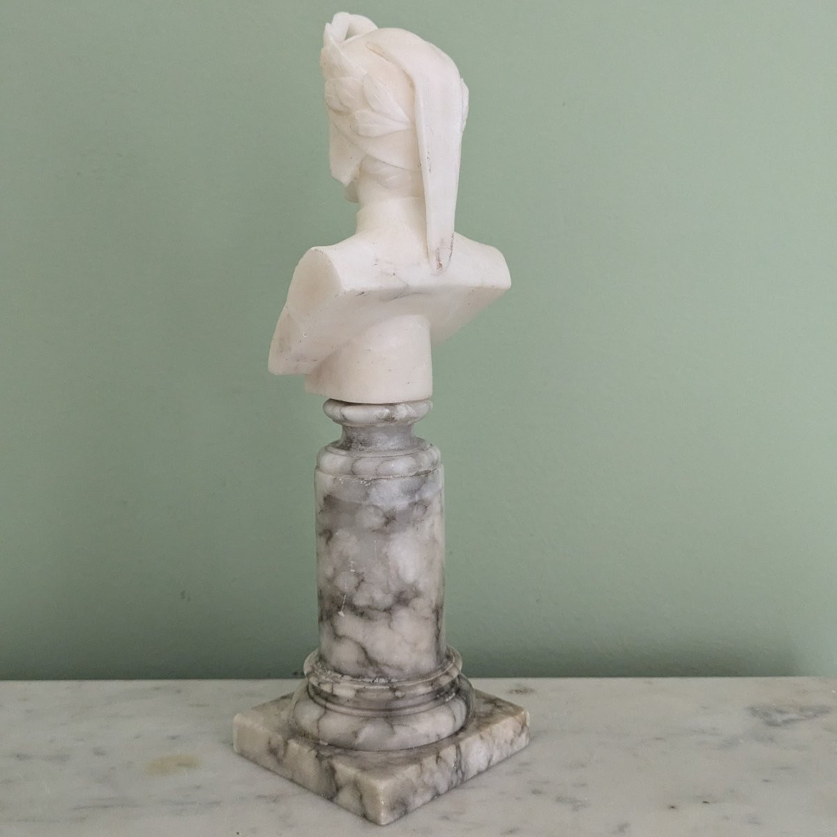 Souvenir de Grand Tour - buste de Dante en albâtre sur socle de marbre-photo-2