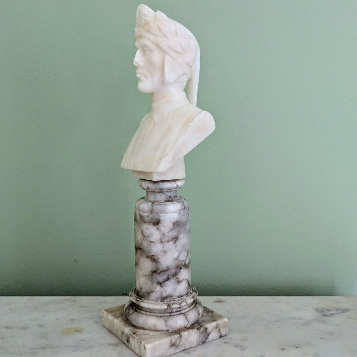 Souvenir de Grand Tour - buste de Dante en albâtre sur socle de marbre-photo-3