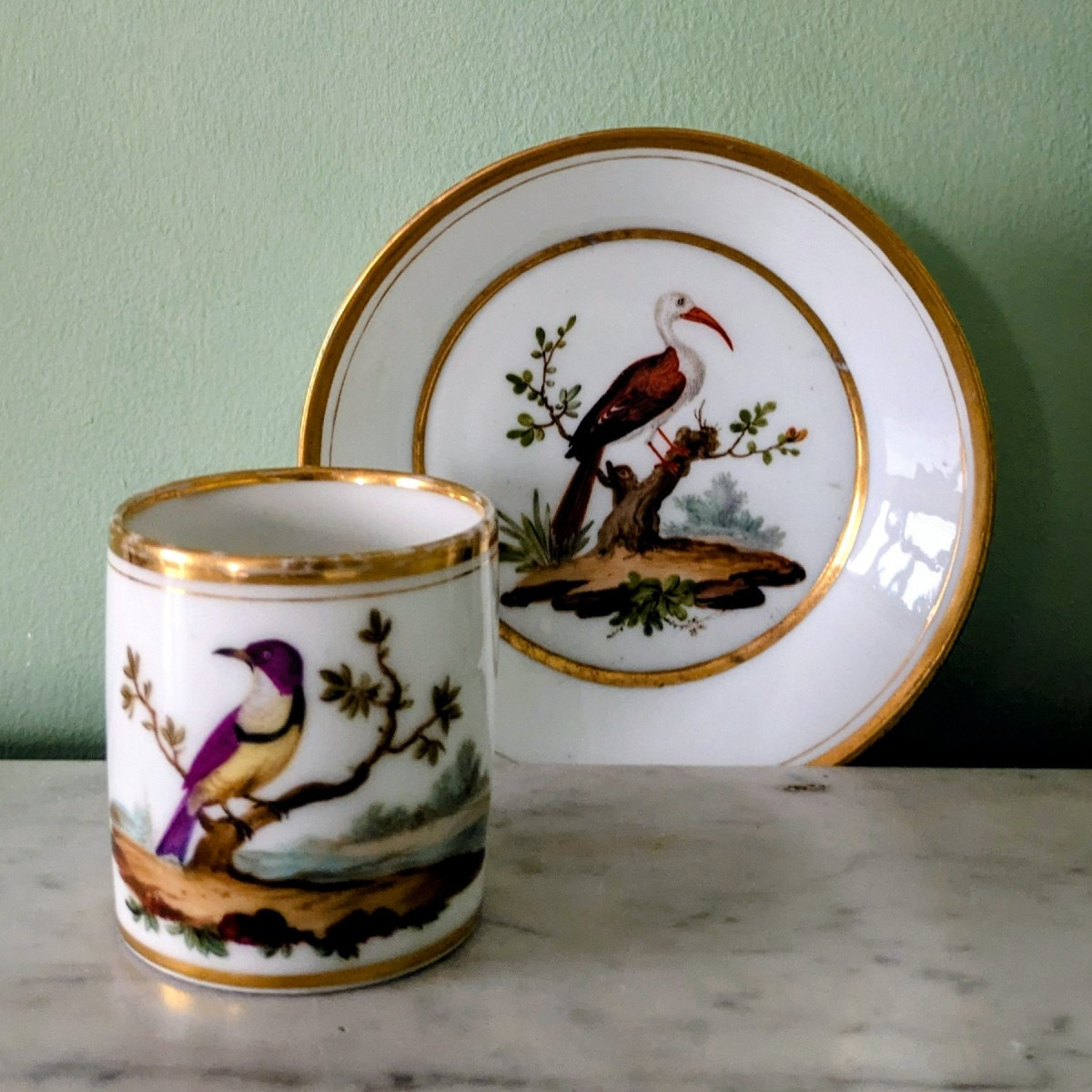 Bruxelles, vers 1800 - tasse litron en porcelaine - décor ornithologique, à la Buffon