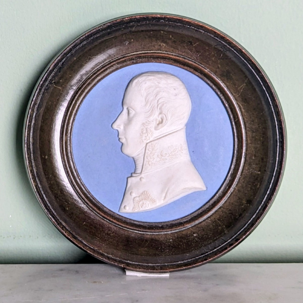 Manufacture De Sèvres For The Duke Of Doudeauville - Biscuit Medallion Of Baron Von Humboldt