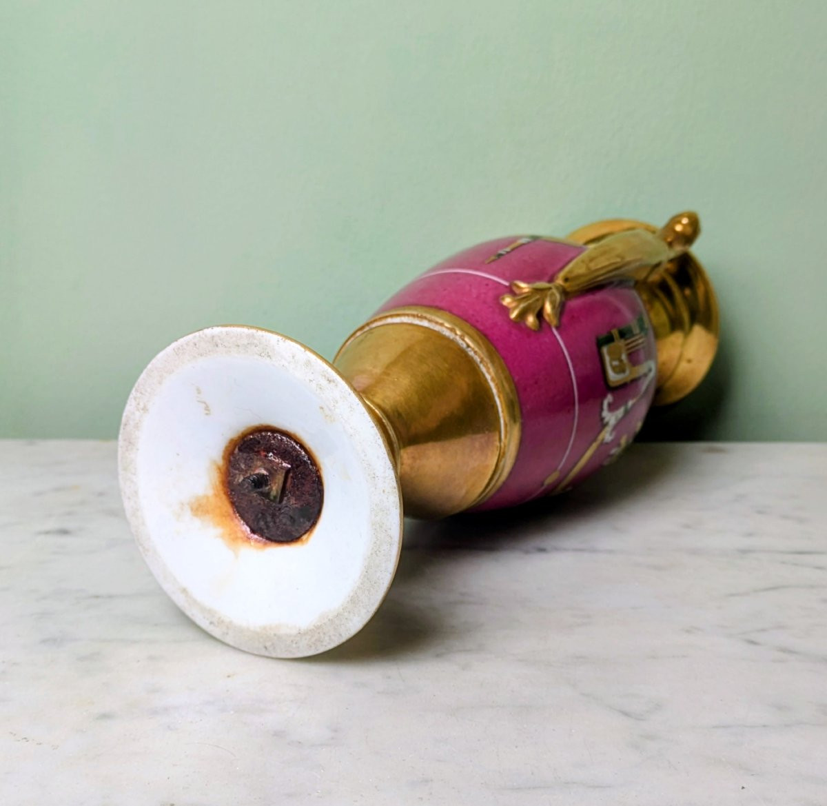 Paris, Empire Period, Restoration - Spindle-shaped Porcelain Vase - Violet Background And War Trophies-photo-1