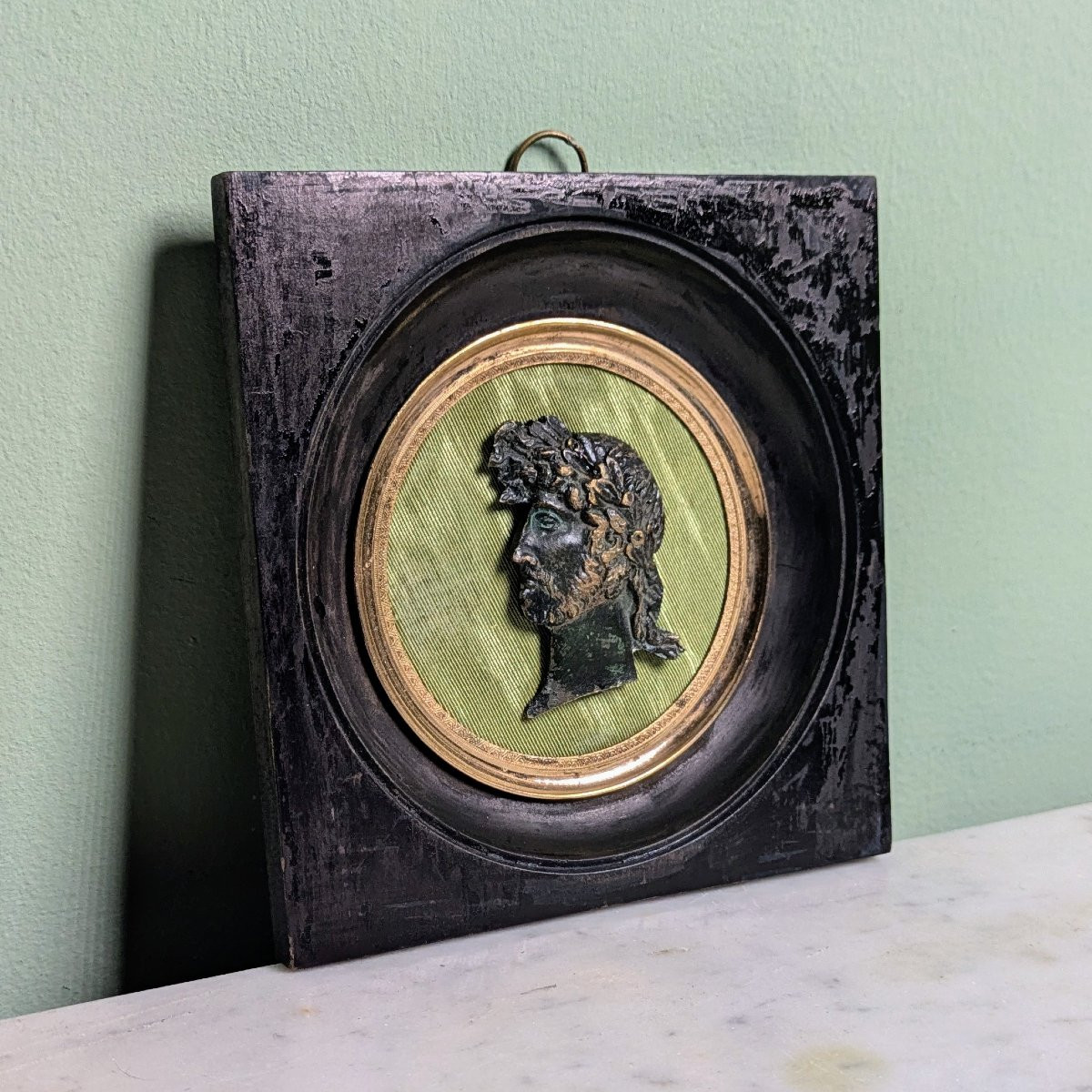 Souvenir Of The Grand Tour - Bronze Laurel Wreath Cameo And Blackened Wood Frame, Napoleon III-photo-2