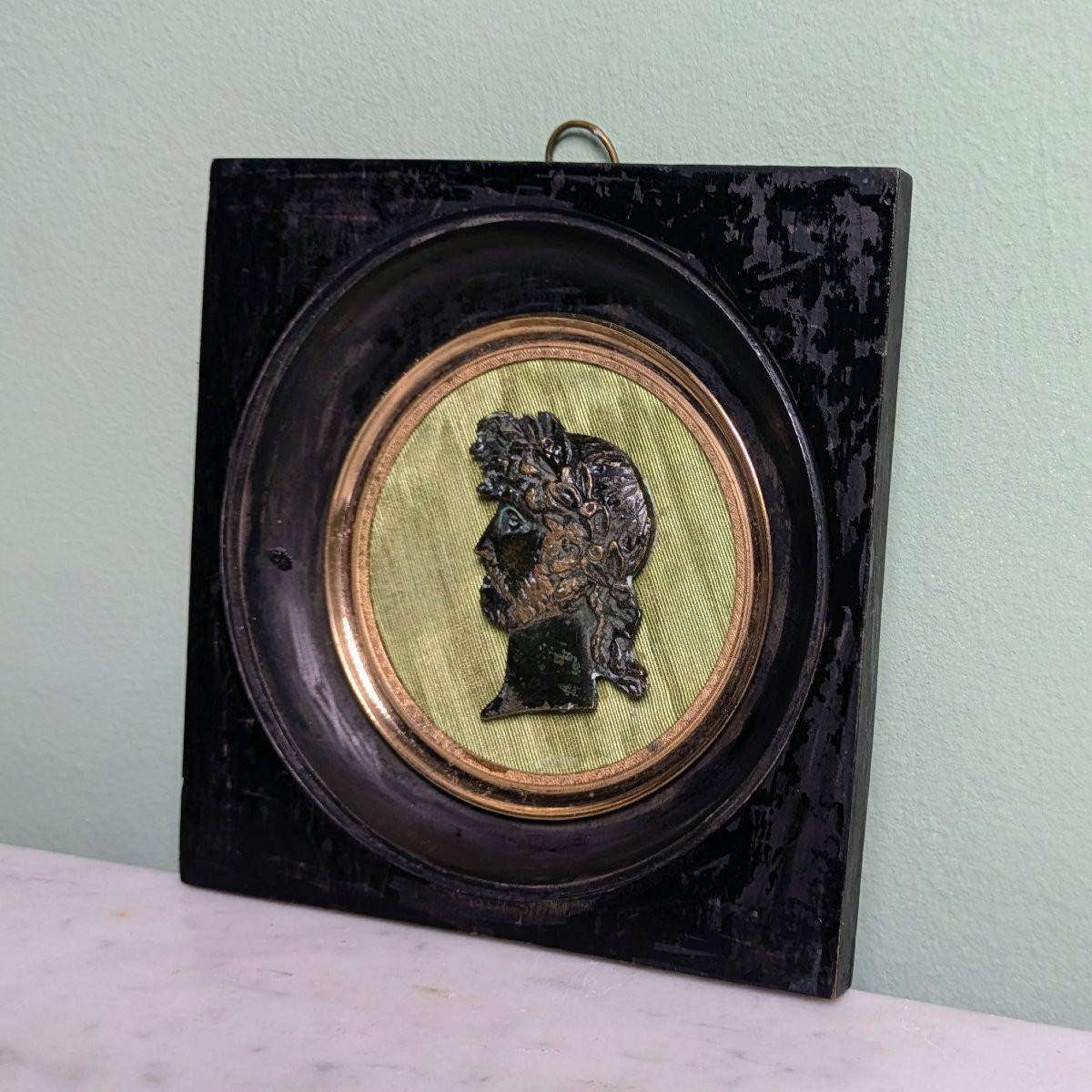Souvenir Of The Grand Tour - Bronze Laurel Wreath Cameo And Blackened Wood Frame, Napoleon III-photo-3