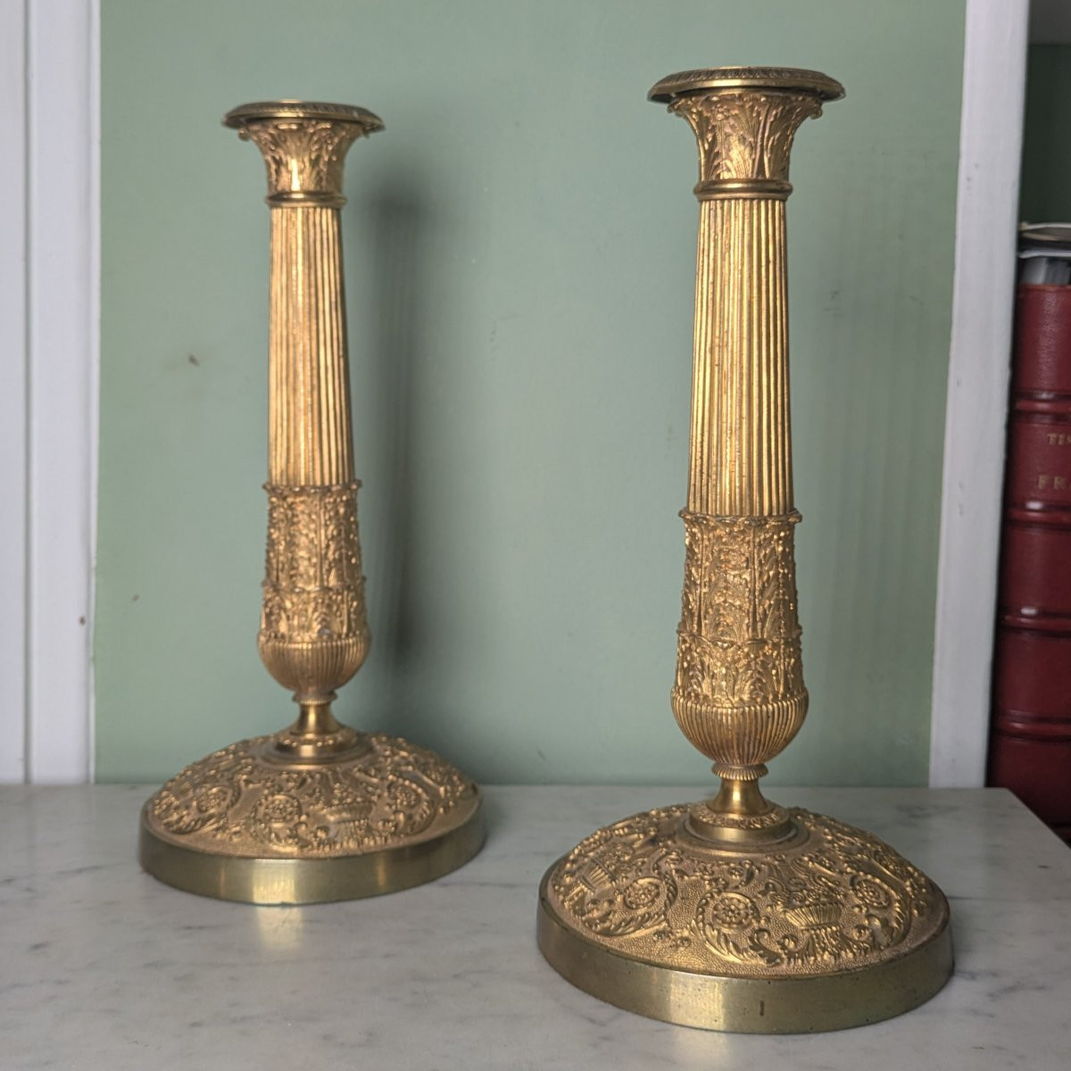 Paris, époque Restaurations - paire de bougeoirs en bronze doré-photo-2