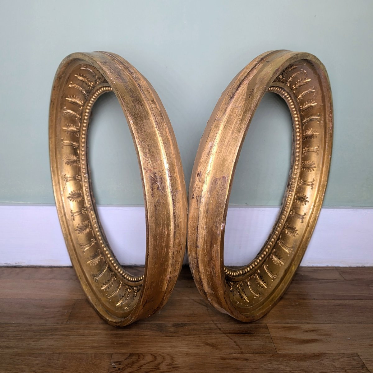 Rare paire de cadres, forme tondo - bois doré à palmettes - Empire, Restauration-photo-2
