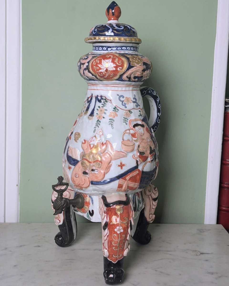 Japan, Late 19th Century - Large Imari-style Porcelain Tripod Fountain-photo-3