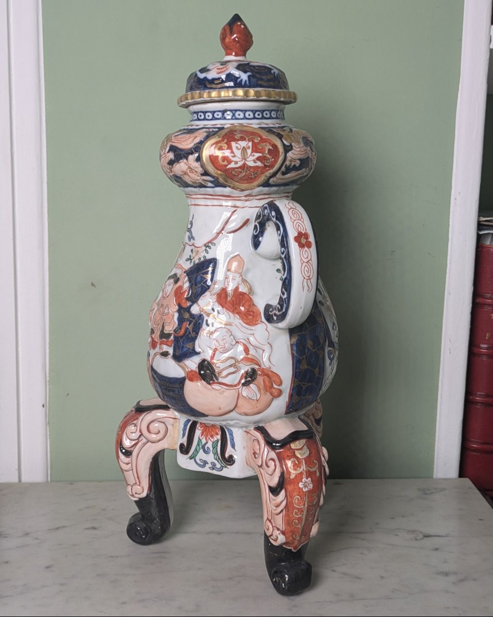 Japan, Late 19th Century - Large Imari-style Porcelain Tripod Fountain-photo-1
