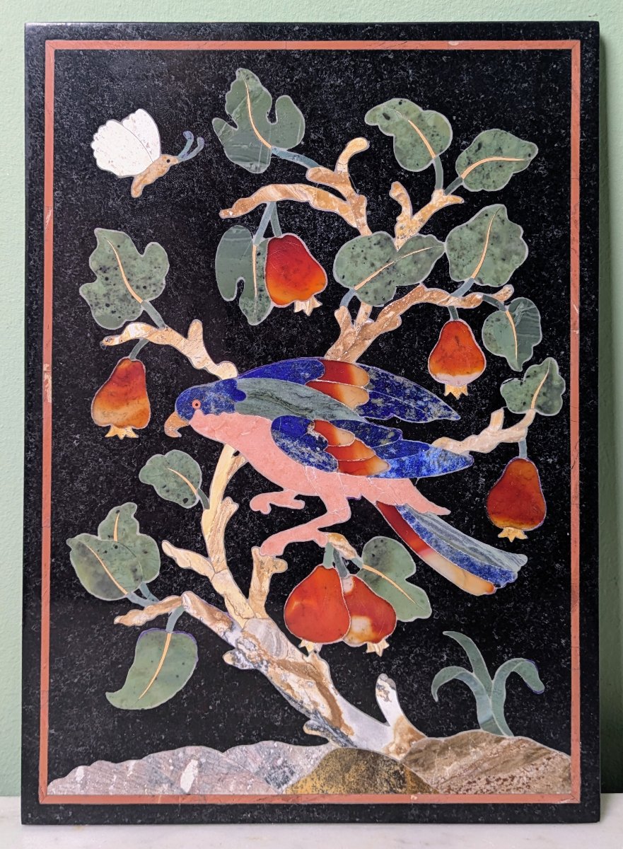 Italie, travail moderne - plaque ou panneau en pietra dura dans le goût de la Renaissance