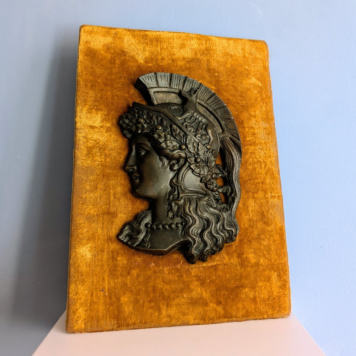 Souvenir du Grand Tour fin XIXe - profil d'Athéna en bronze patiné sur velours orangé ancien-photo-4