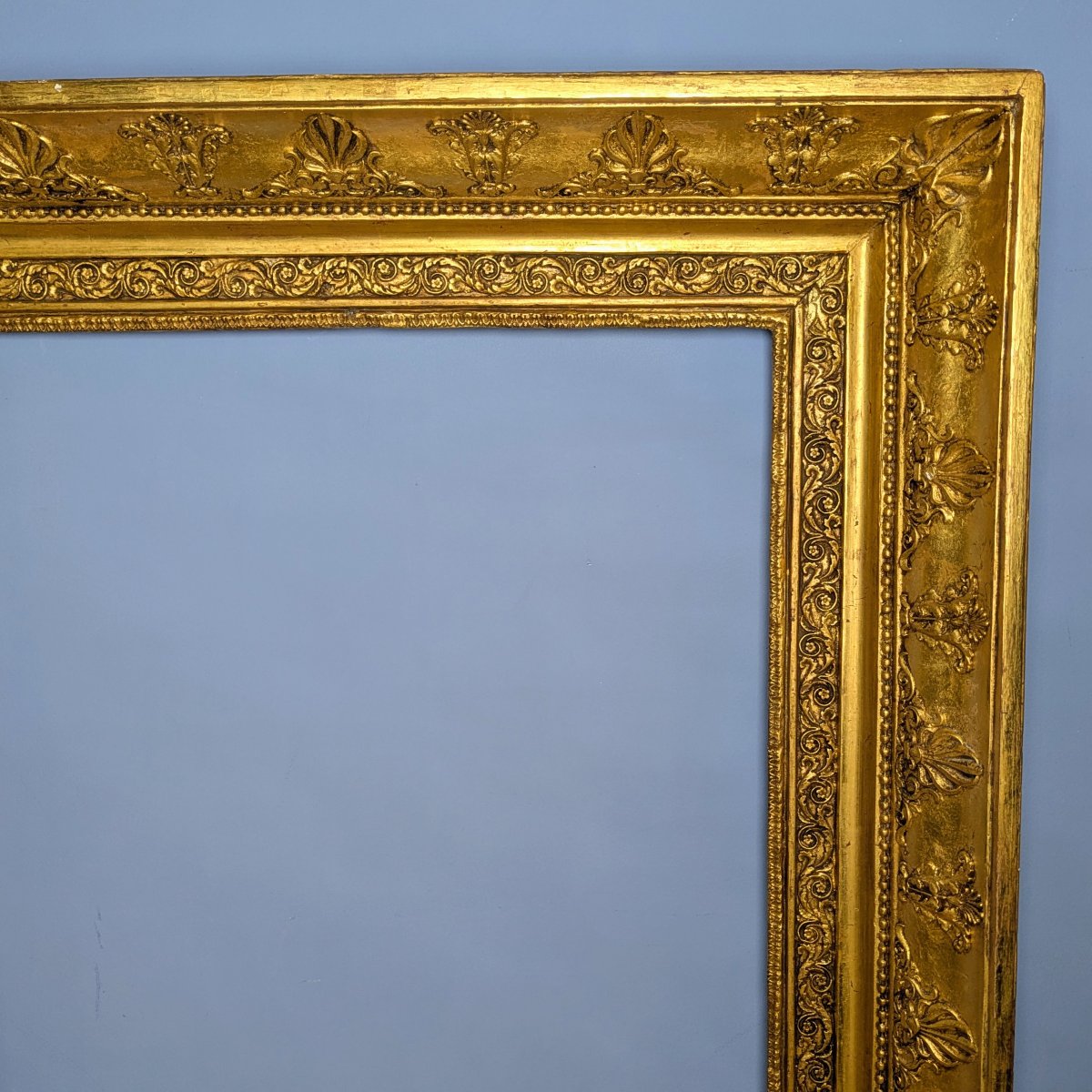 France, époque Empire, Restauration - important cadre finement décoré - bois doré -photo-4