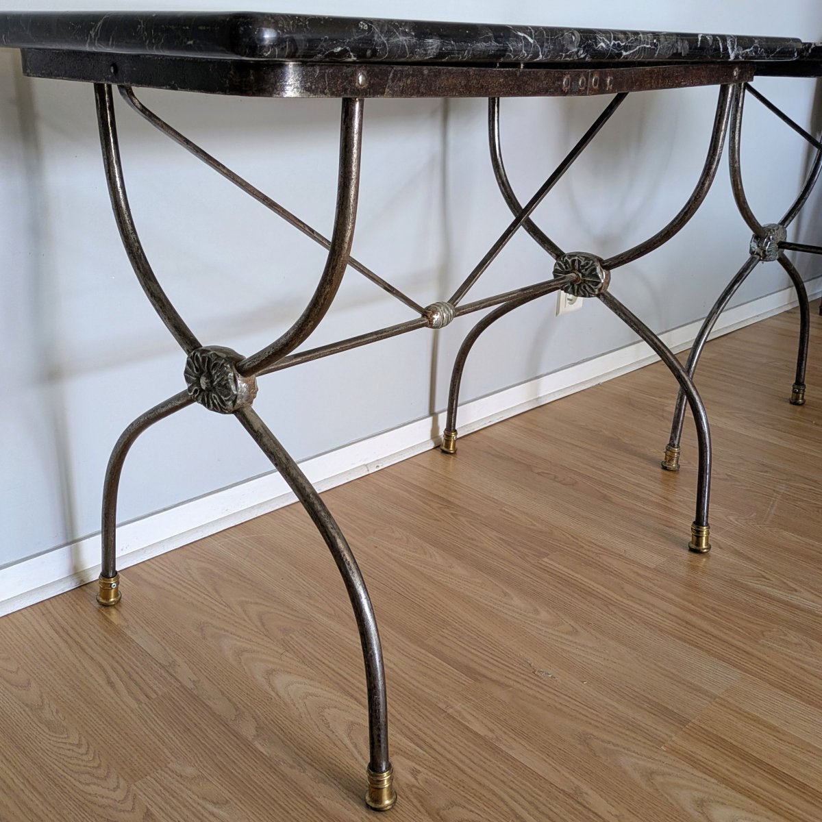 Maison Jansen, dlg de - paire de tables en fer et marbre - forme curule, néoclassique-photo-3