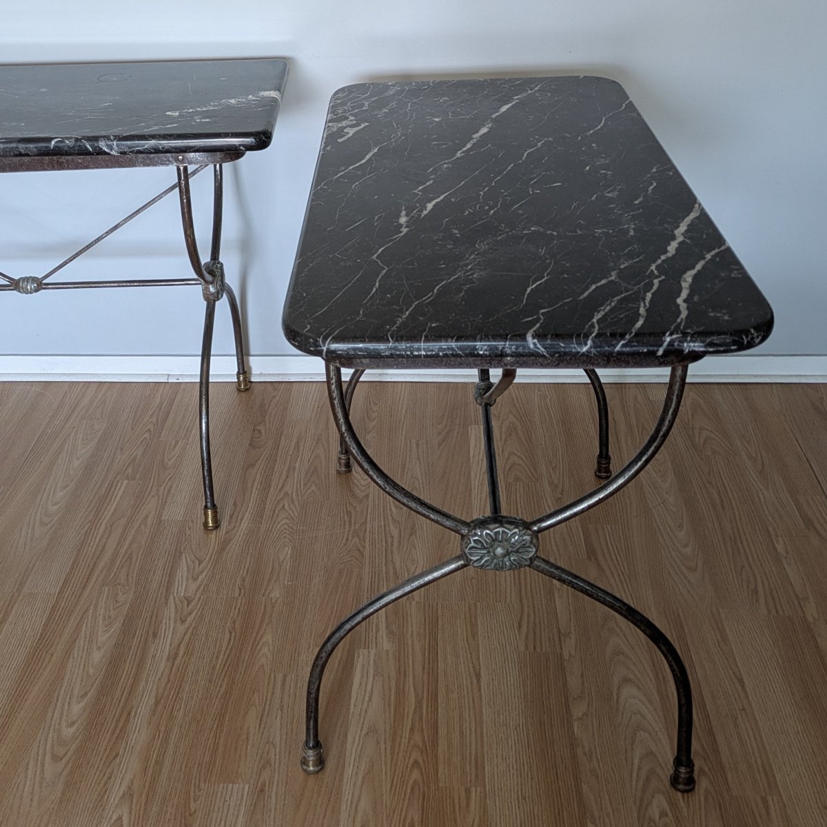 Maison Jansen, dlg de - paire de tables en fer et marbre - forme curule, néoclassique-photo-1