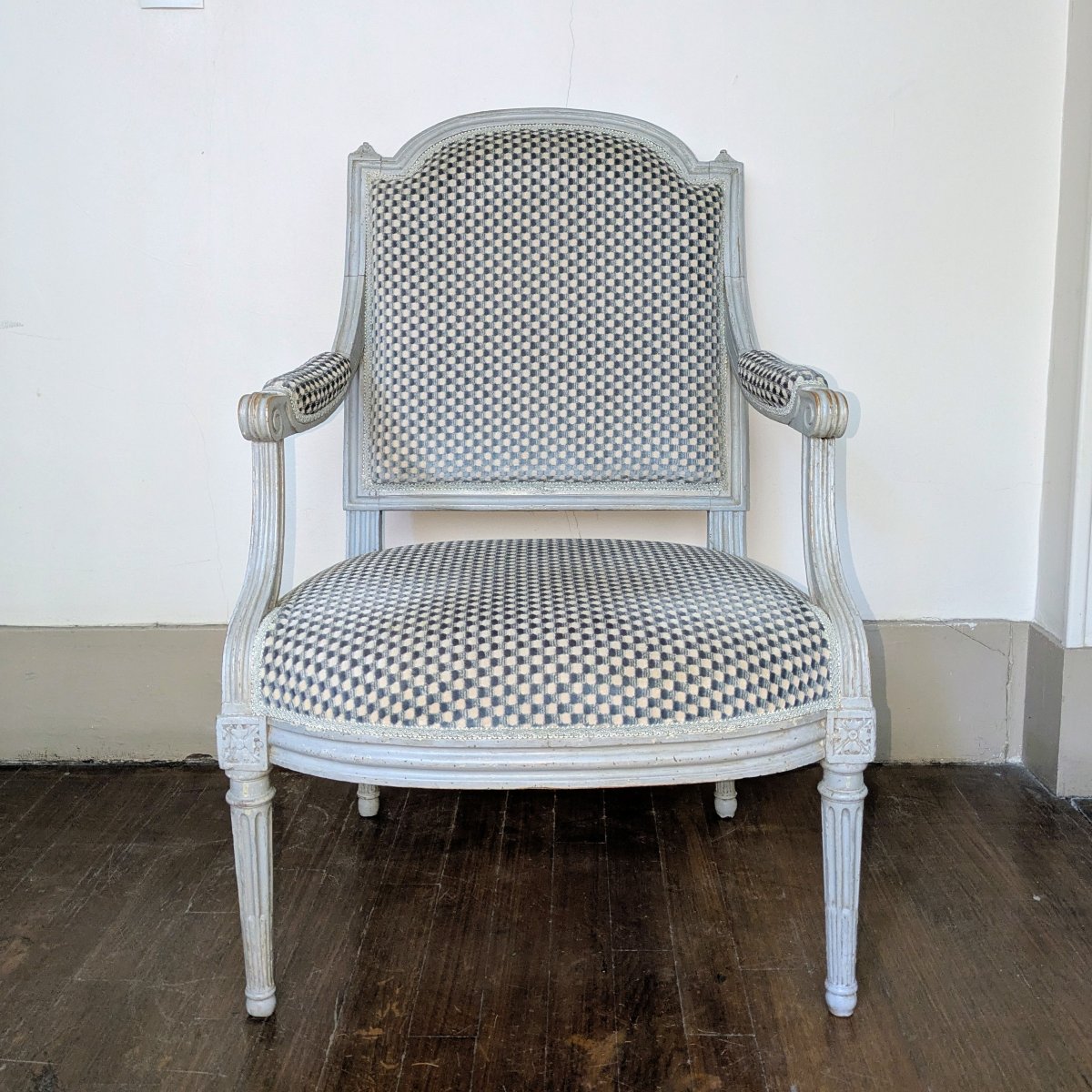 Paris, époque Louis XVI - fauteuil à la Reine d'époque Louis XVI - hêtre peint-photo-2