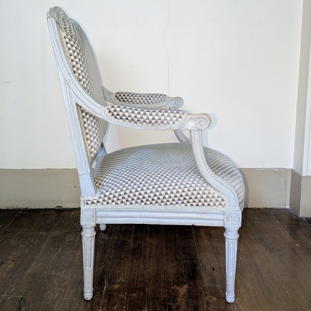 Paris, époque Louis XVI - fauteuil à la Reine d'époque Louis XVI - hêtre peint-photo-4
