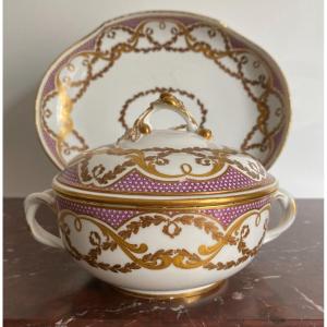 Manufacture royale de Sèvres - écuelle couverte et son plateau en porcelaine dure - fond Taillandier - 2e grandeur - 