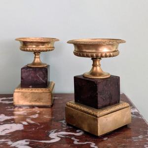 France, vers 1830 - paire de petites coupes en marbre et bronze doré