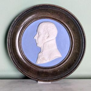 Manufacture De Sèvres For The Duke Of Doudeauville - Biscuit Medallion Of Baron Von Humboldt