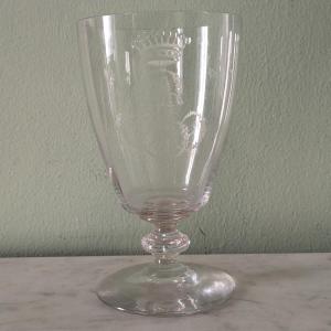 France, époque Napoléon III - verre à pied en cristal gravé, à chiffre comtal