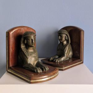 Travail Art Deco vers 1930 - paire de serre livres en acajou et metal - sphinx Grand Tour