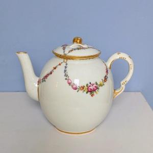 Locré Manufactory, Louis XVI Period—calabrian Teapot Made Of Hard-paste Porcelain