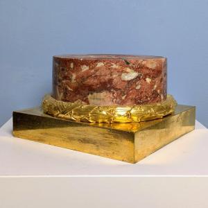 Paris, vers 1780 - rare socle, colonne, présentoir en bronze doré et marbre brèche Louis XVI 
