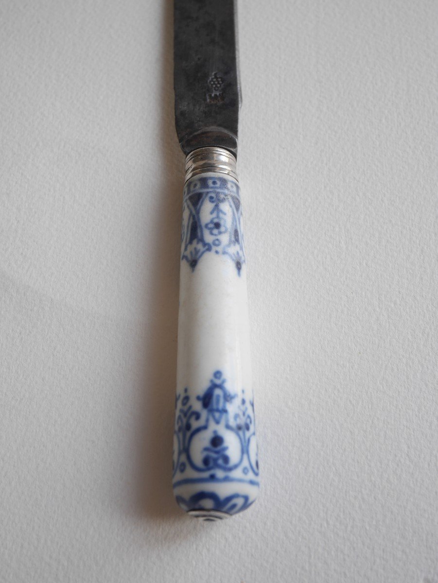 Couteau de table en porcelaine tendre de Saint-Cloud, vers 1700-1720-photo-3
