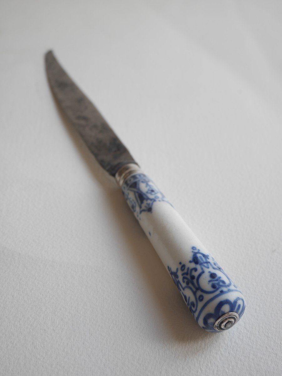 Couteau de table en porcelaine tendre de Saint-Cloud, vers 1700-1720-photo-2