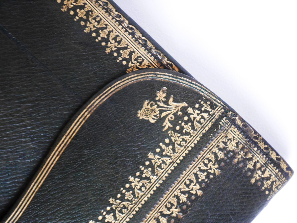 Portefeuille ou porte-documents en maroquin vert, monture en argent, Paris, vers 1780-photo-2