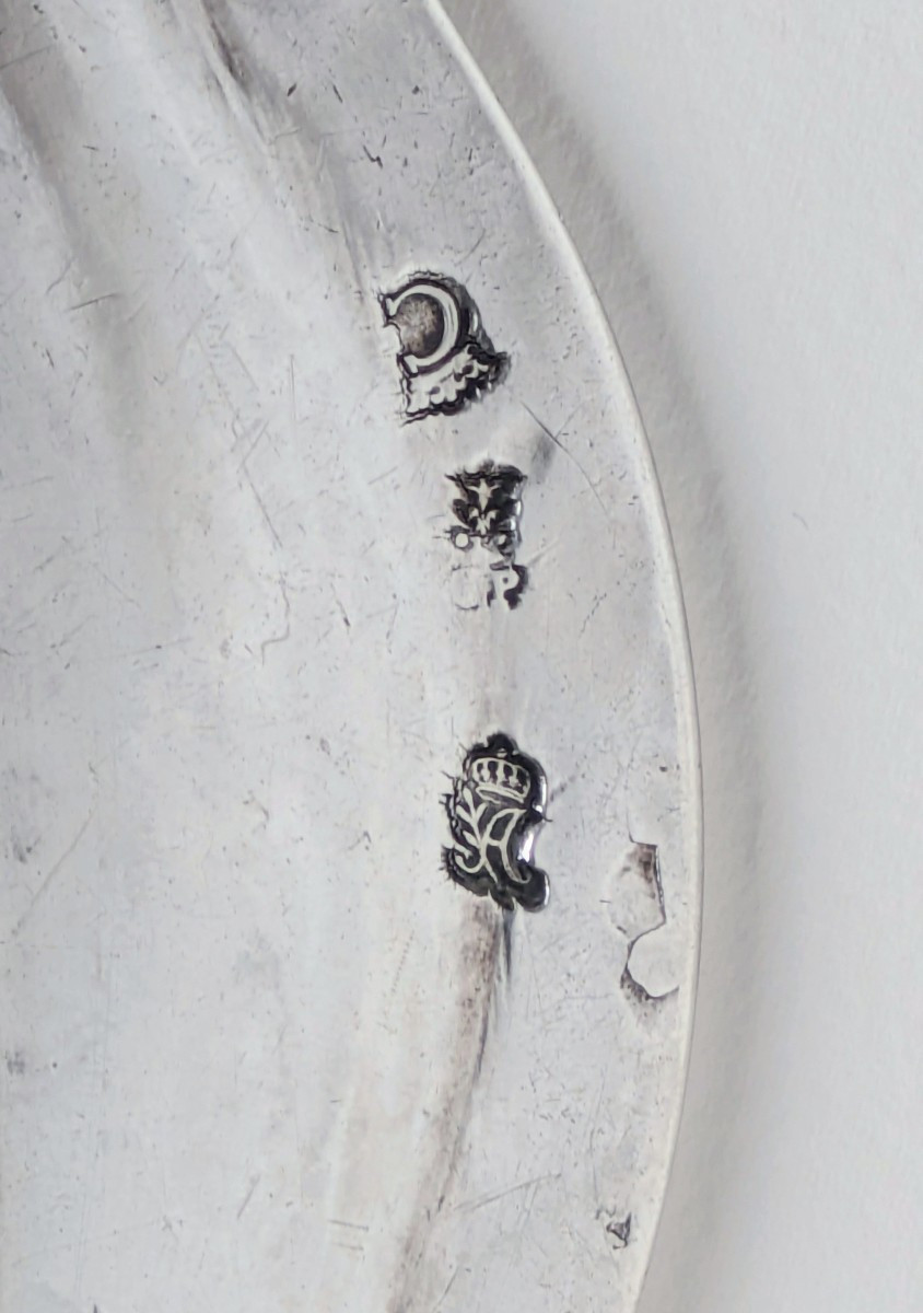 Round Silver Dish By Guillaume Pigeron, Paris, 1766-1767 -photo-4