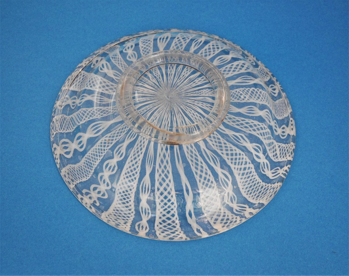 Small Filigree Glass Dish, France, Circa 1700-photo-3