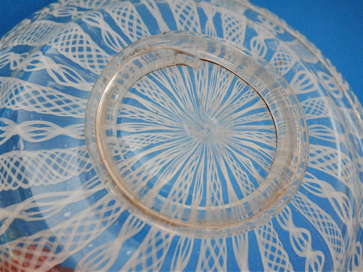 Small Filigree Glass Dish, France, Circa 1700-photo-4