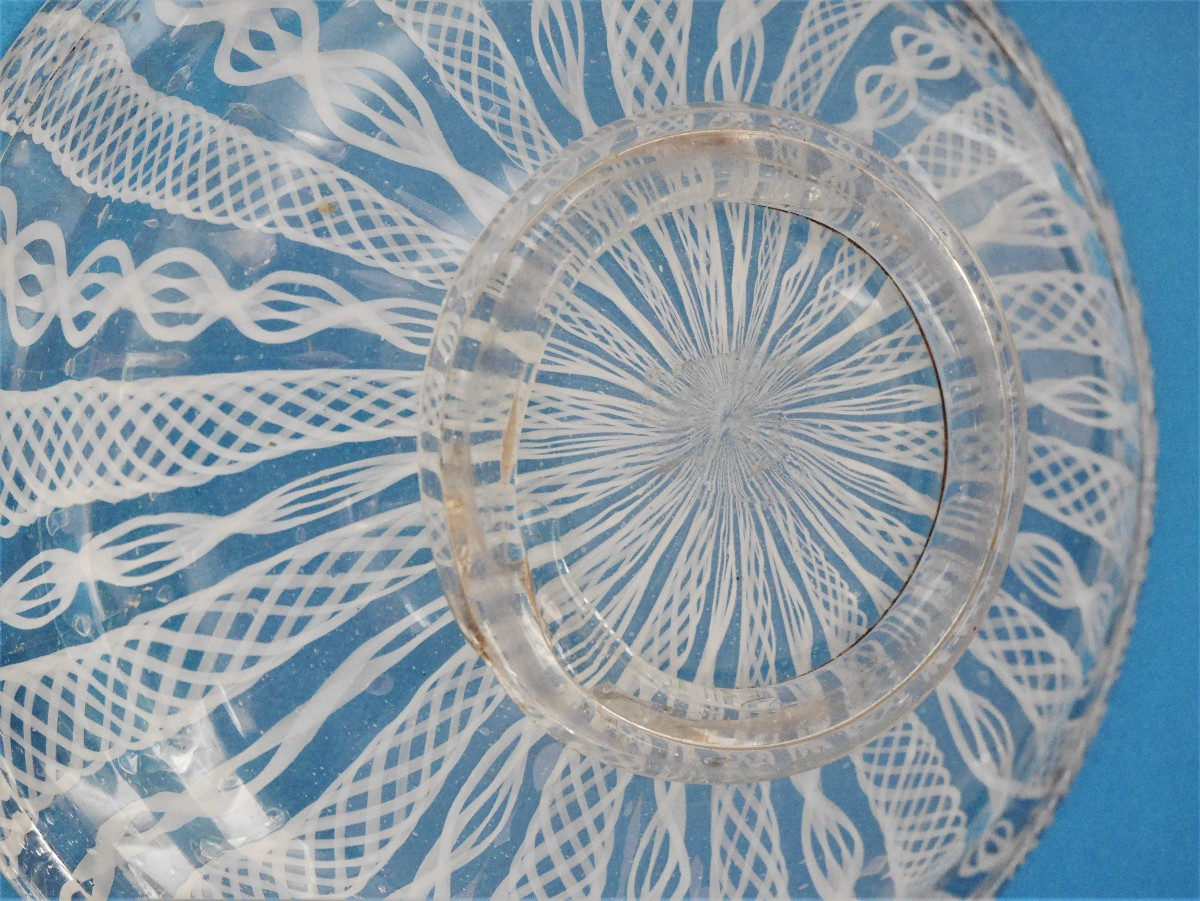 Small Filigree Glass Dish, France, Circa 1700-photo-1
