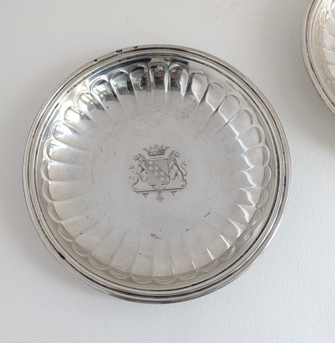 Paire de coupelles (jattes) en argent, Paris, 1713-1717-photo-2