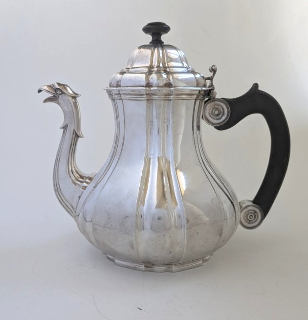 Lille : théière en argent par Antoine-Jospeh Gellez, 1756-photo-4