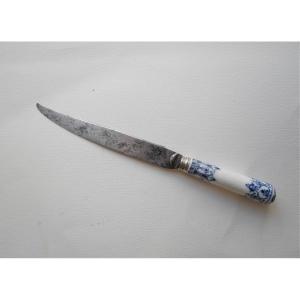 Table Knife In Soft Porcelain From Saint-cloud (france), Circa 1700-1720