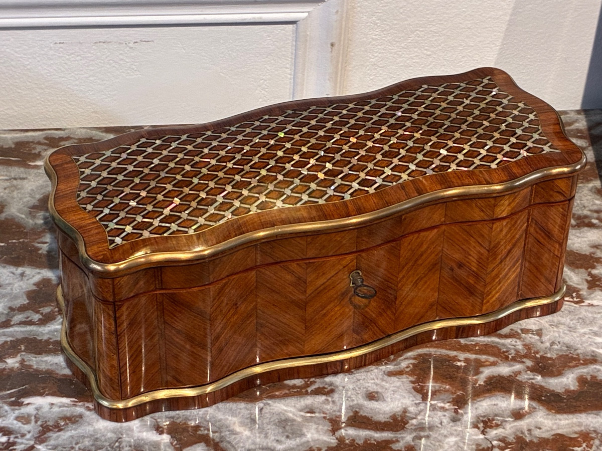19th Century Glove Box Geometric Marquetry Mother-of-pearl Curved On All Sides Napoleon III Period 