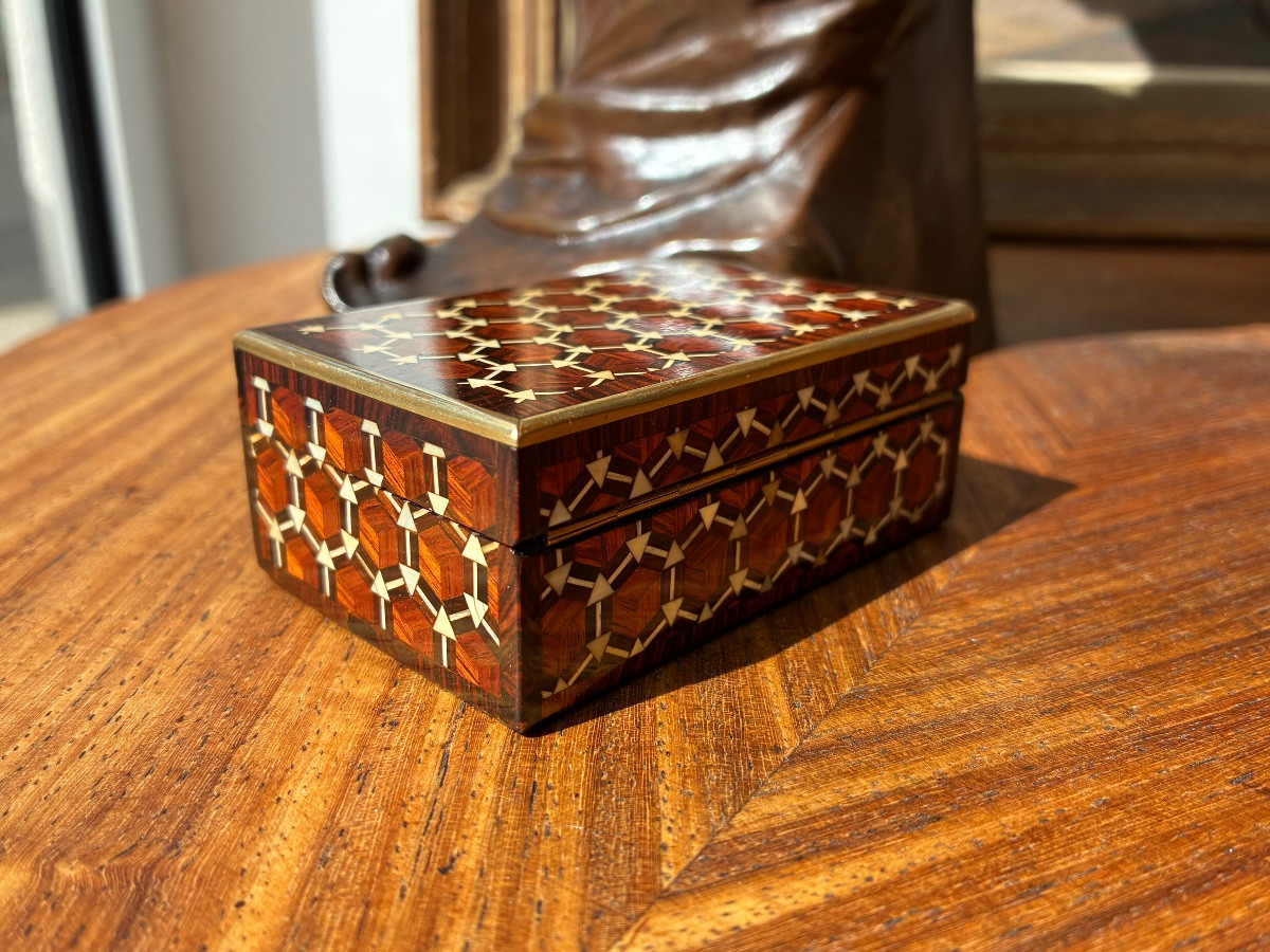 Petit coffret boîte signé Tahan Paris Marqueterie géométrique époque Napoléon III-photo-3